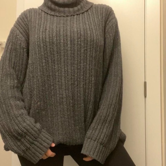 OLD NAVY TURTLENECK SWEATER - Picture 5 of 5